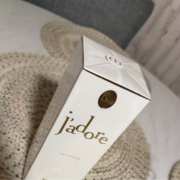 J'adore Eau de Parfum - Picture 7 of 9